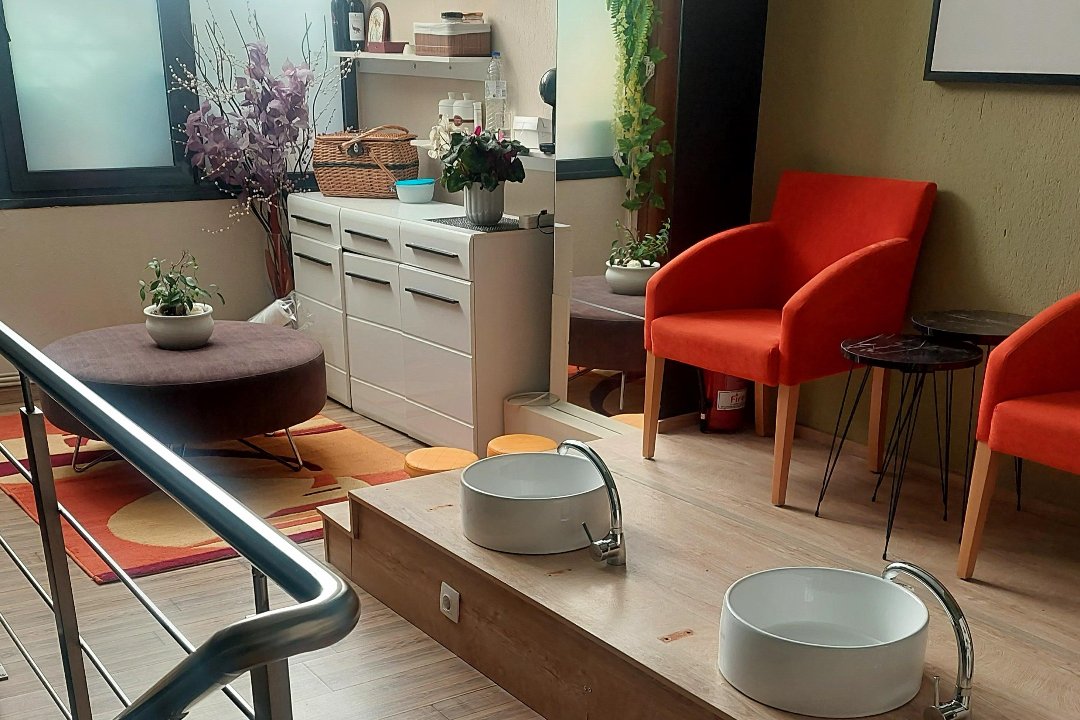 Εf A Beauty Studio, Πεύκα, Perifereiaki Enotita Thessalonikis