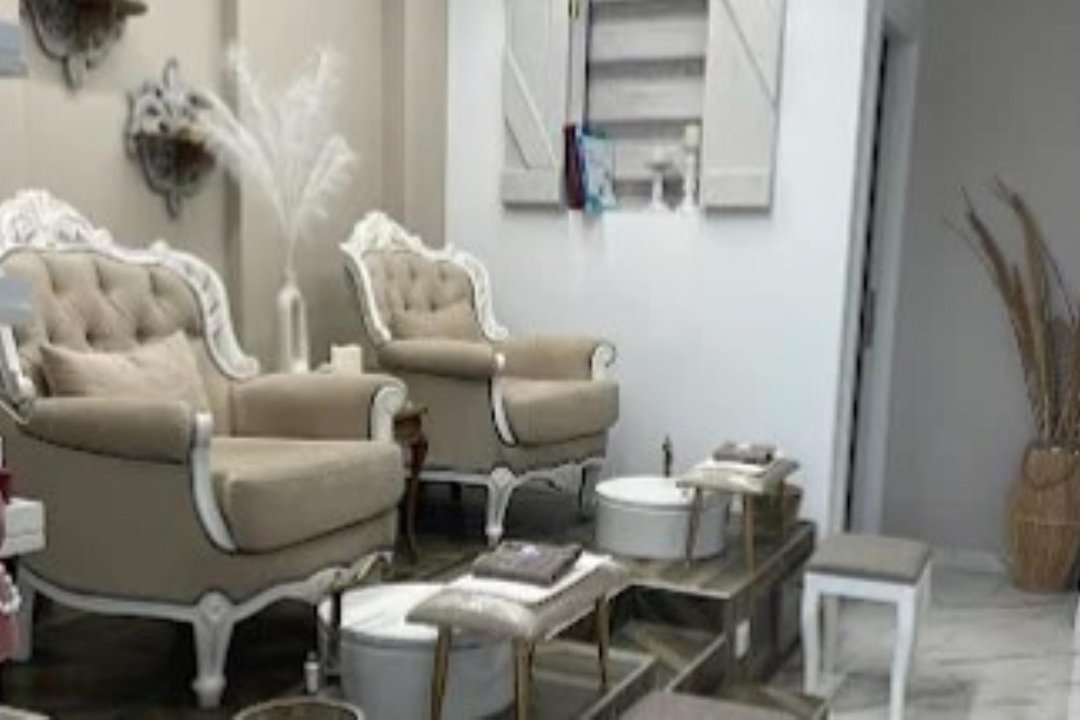 Boudoir - Luxury Nails Salon, Patras