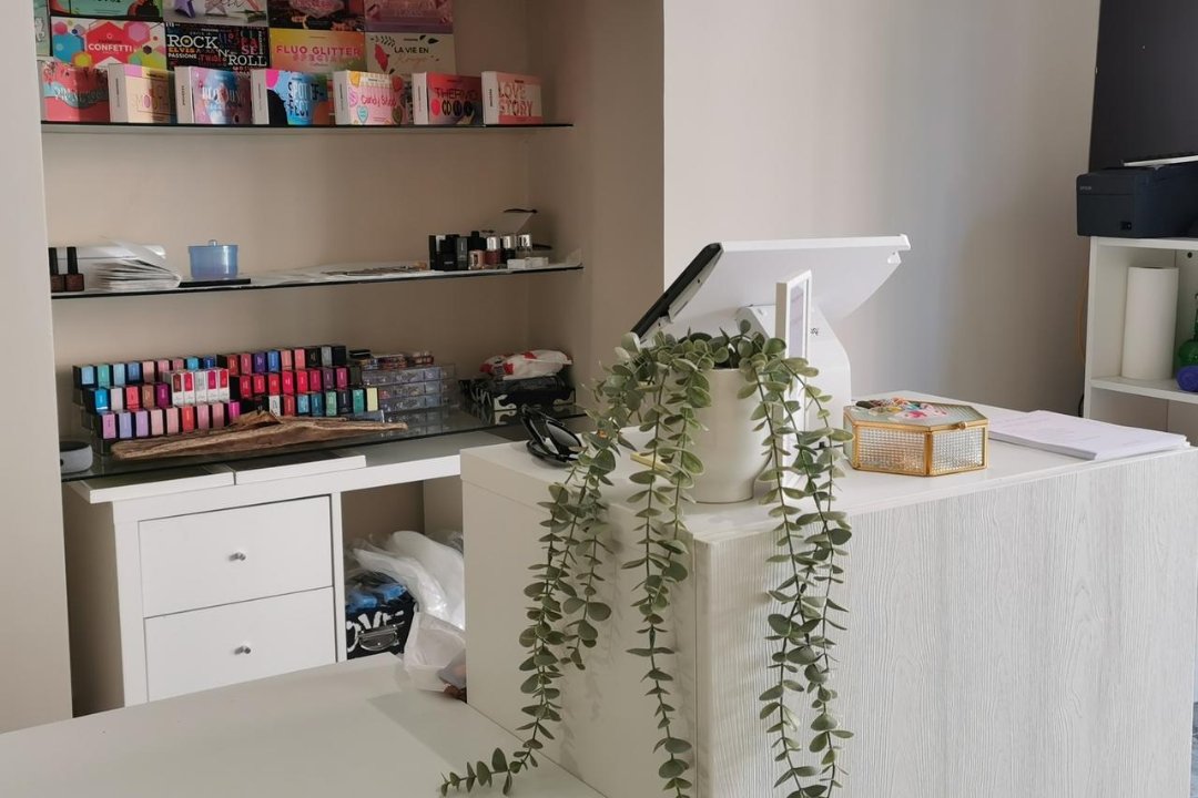 Nelle Mie Mani - Nomentano, Villa Torlonia, Roma