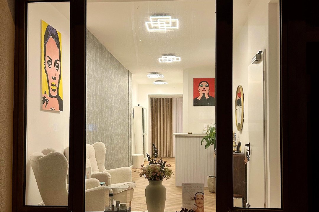 Edies Schönheitsatelier, Zentrum , Bonn