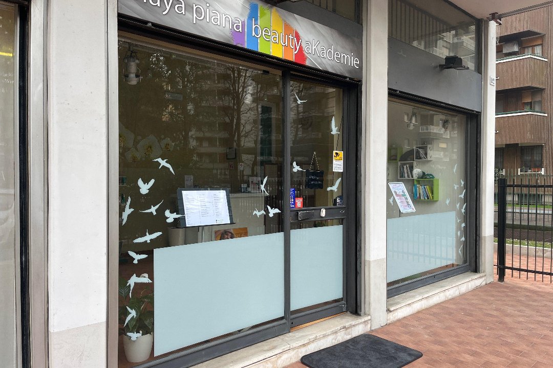 Maya Piana Beauty Akademie, Rondò - Torretta, Lombardia