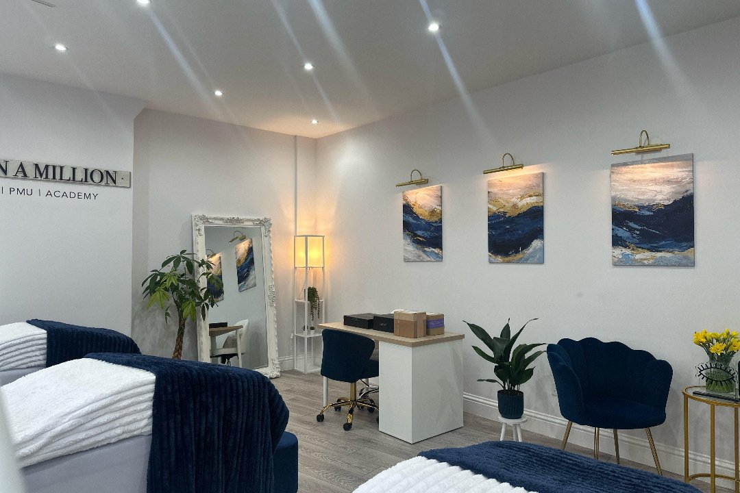 One in a Million Lashes, London, Threadneedle Street, London