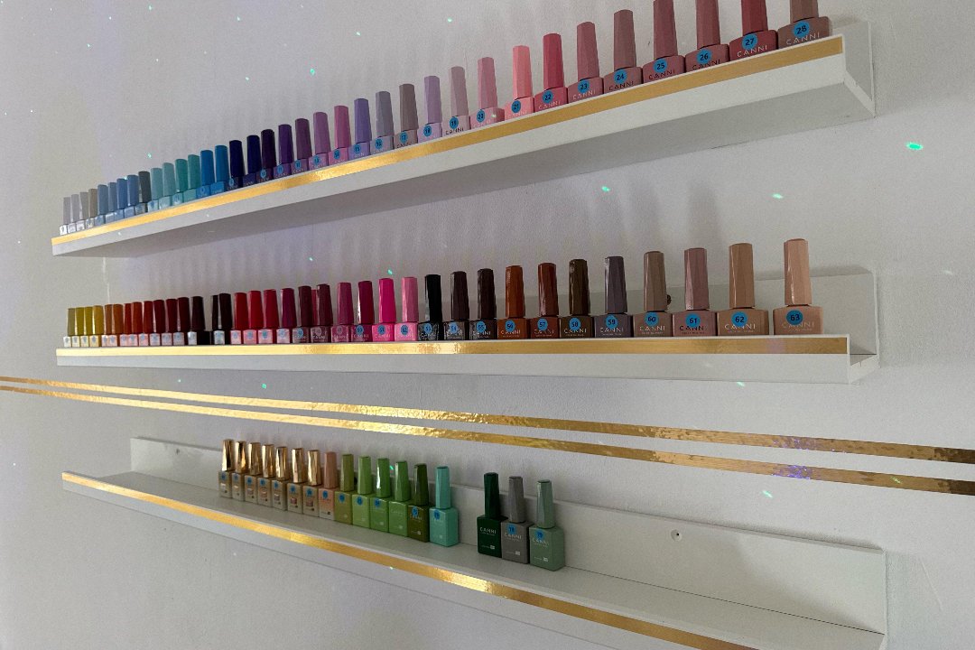 Sisters nails studio, Galleria Einkaufszentrum, Wien