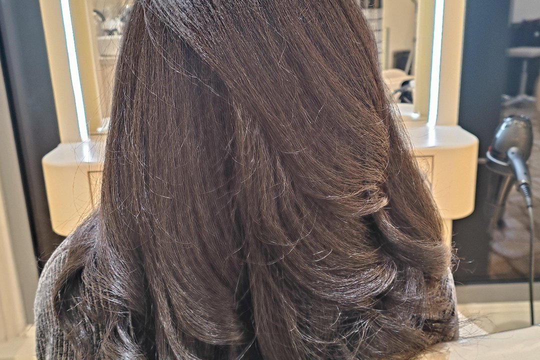 Kendra Hairdresser, Boulevard des Capucines, Paris