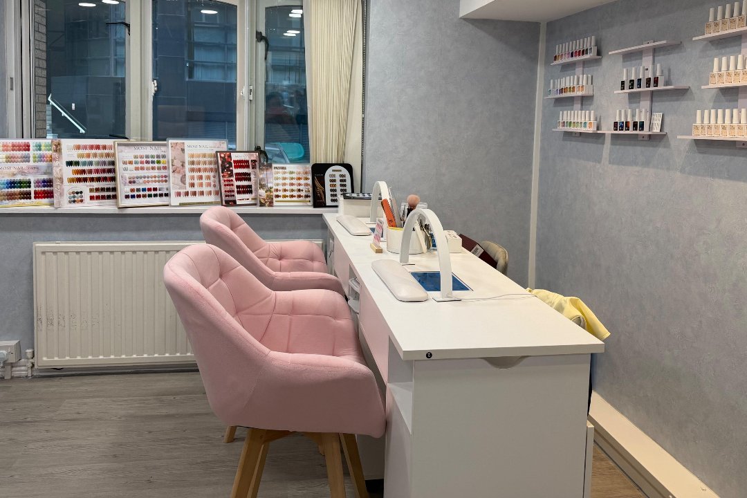 Hair Haven, Heron Quays, London