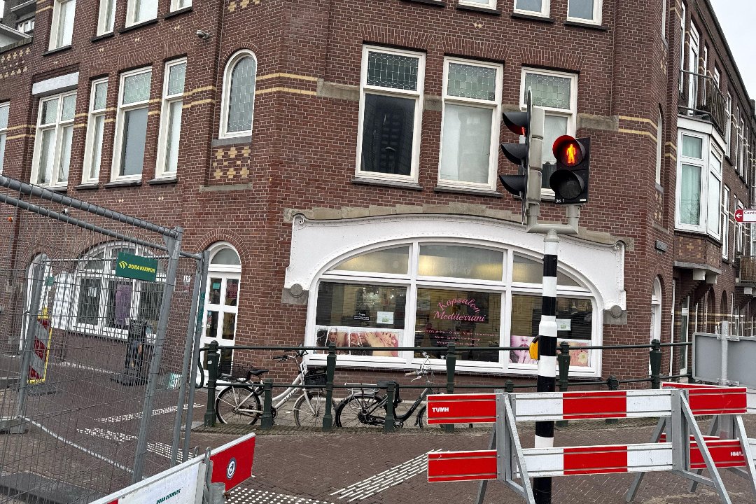 Beauty Kapsalon  En Nagelstudio Mediterraneo, Den Haag Stationsbuurt, The Hague