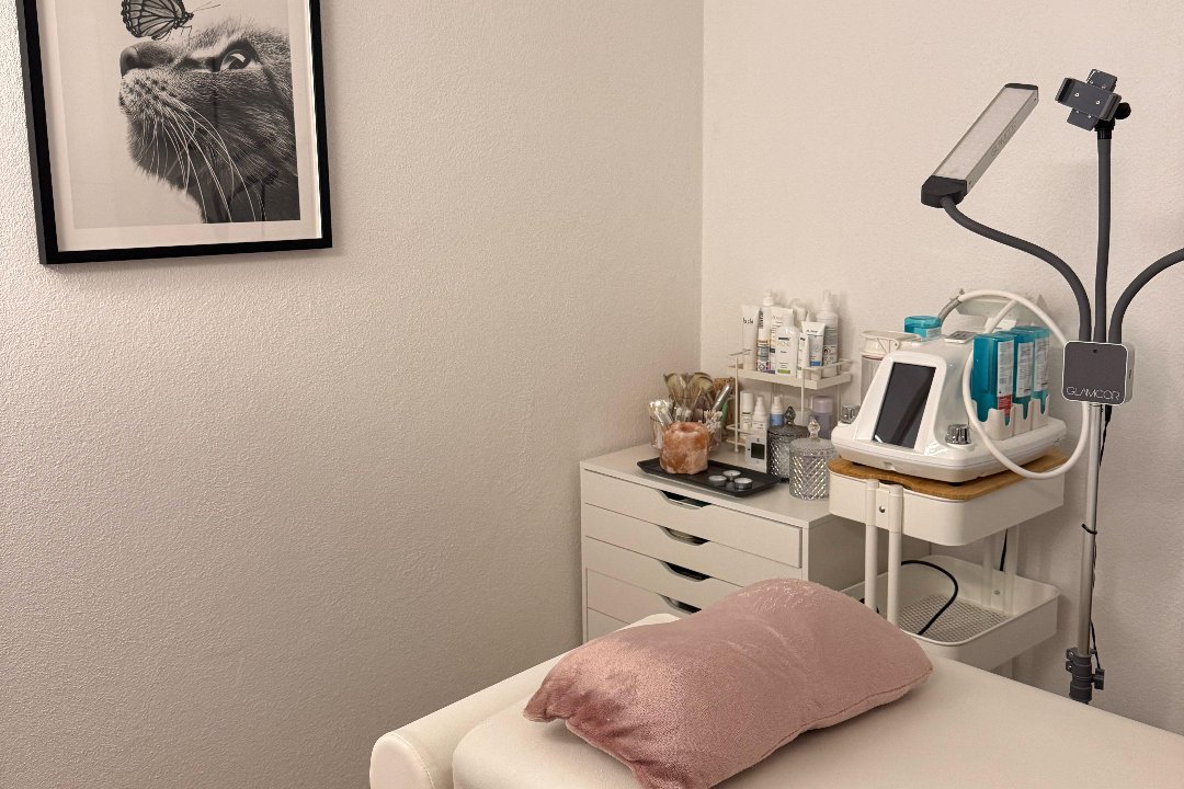 The Beauty Bar, Senden