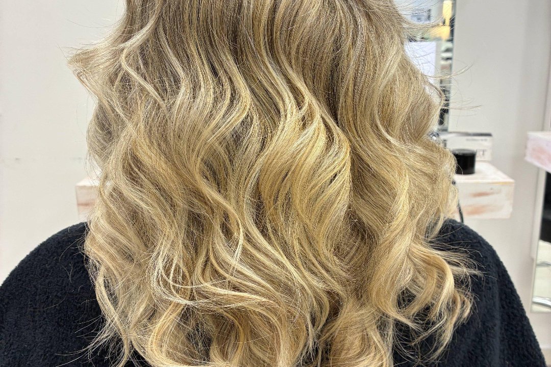 Glow Hair Studio, Via Pietro Frattini, Roma