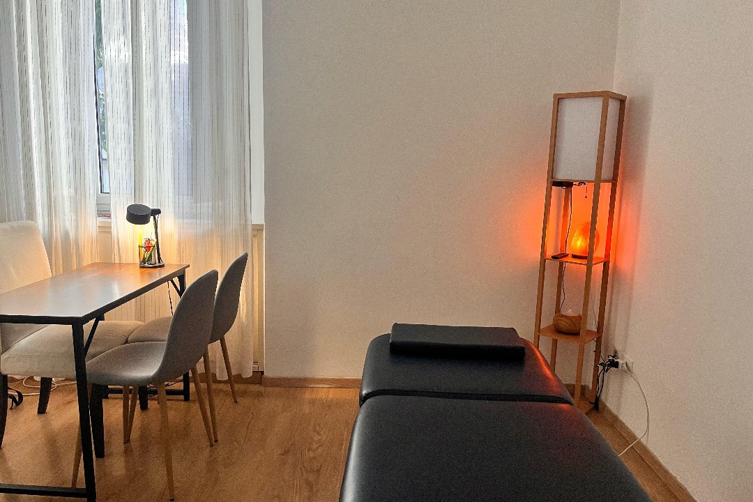 Osteopata Rebecca Castiello - Via Francesco Caracciolo, Cipro, Roma