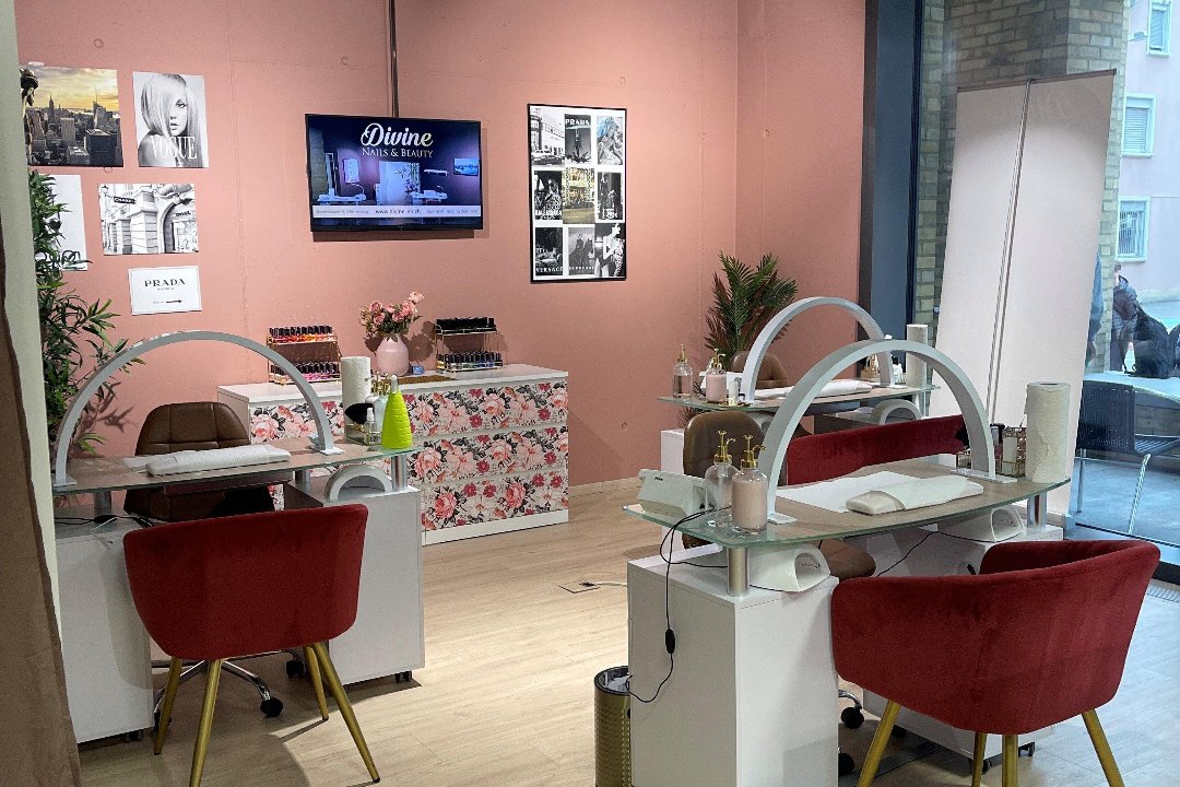 Divine Nails & Beauty - Lenzburg, Lenzburg