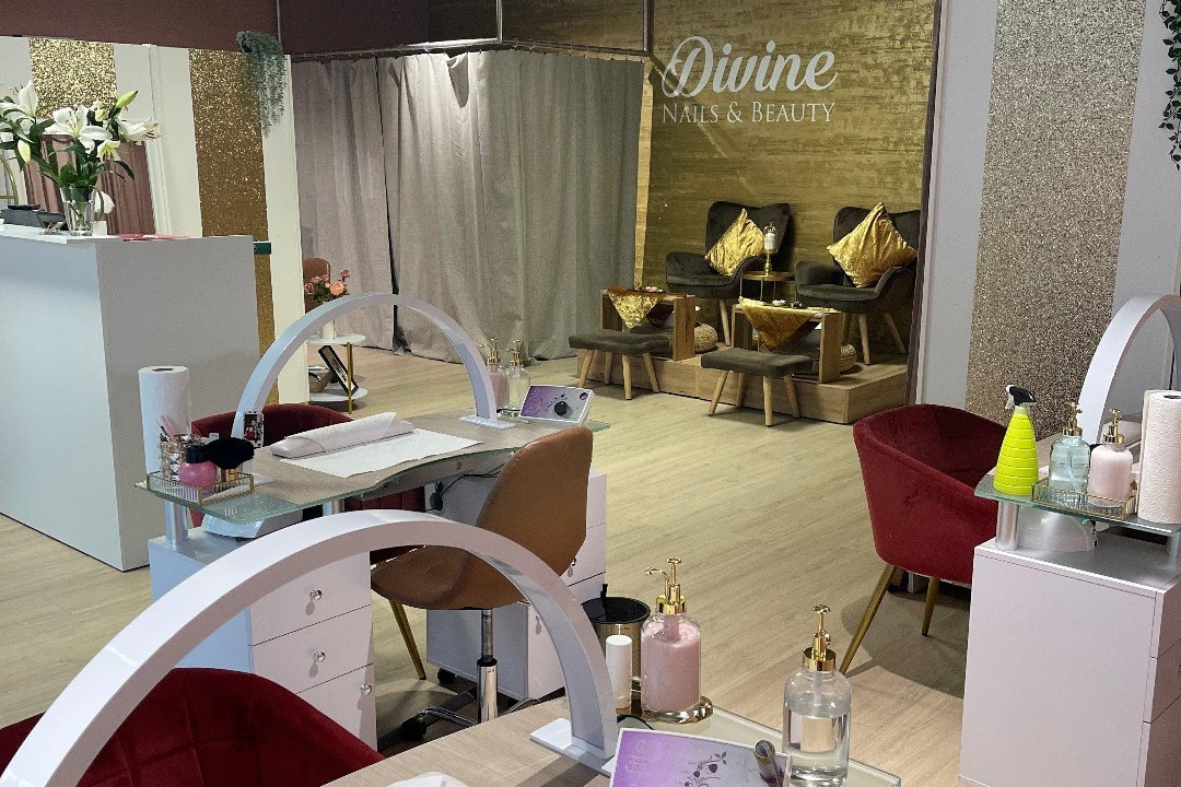 Divine Nails & Beauty - Lenzburg, Lenzburg