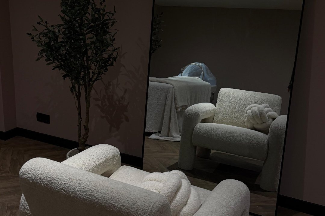 Djenai'S Curl Addiction, Mathenesserdijk, Rotterdam