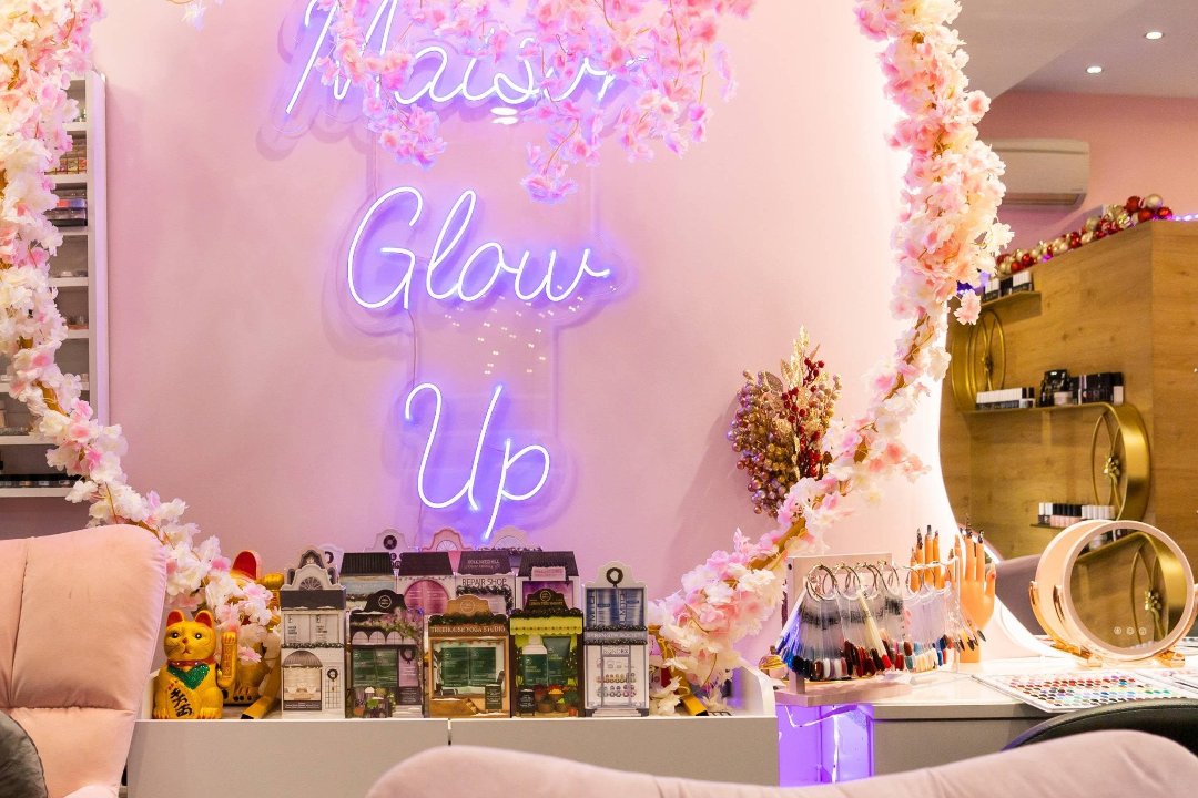 Maison Glow Up, Αγία Παρασκευή, Αττική