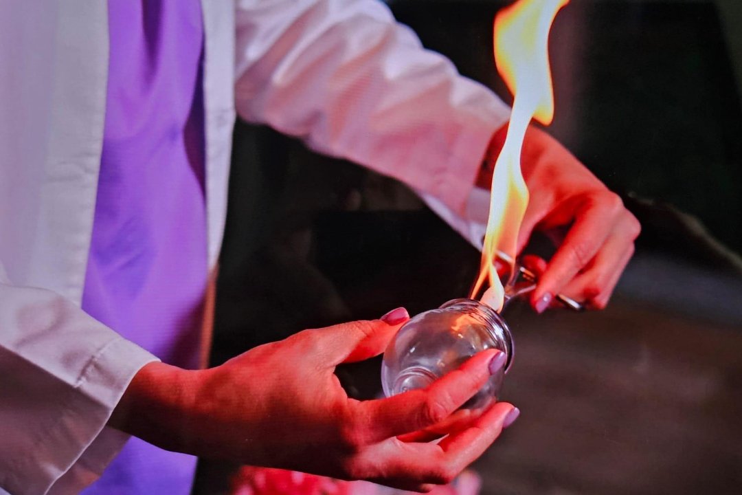 Karine Leão MTC, Globe, Uccle