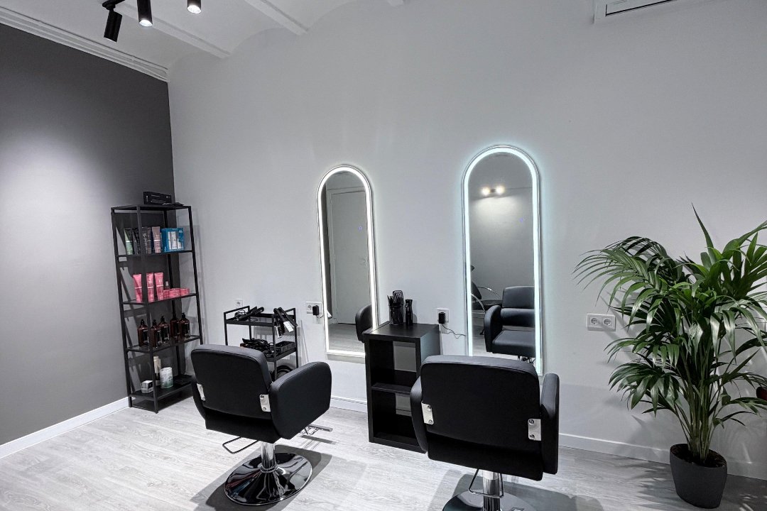 Anabella Azzollini, Centre L'Hospitalet de Llobregat, Provincia de Barcelona