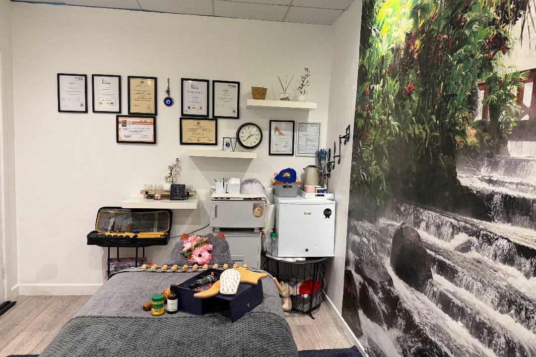 Royal touch massage, Bolton Station, Bolton