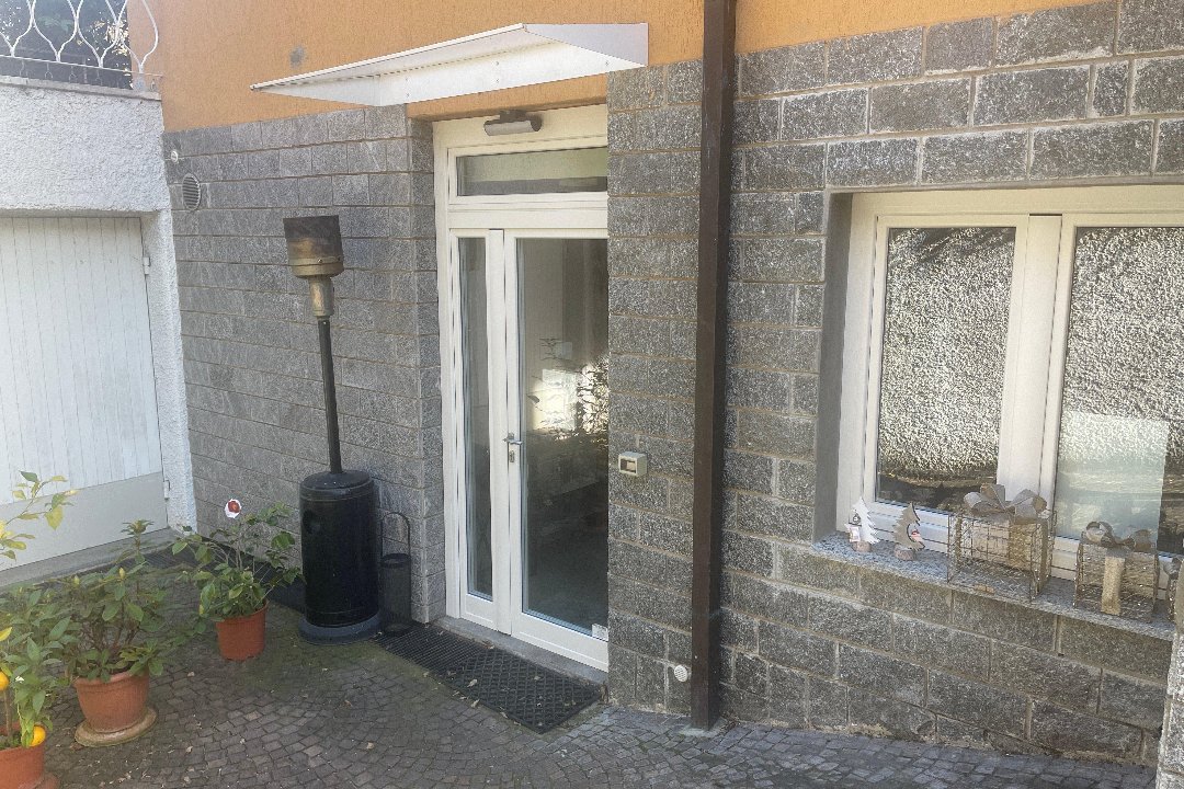 La Stella dell’ Estetica di Stella Muraro, Chiusure, Brescia