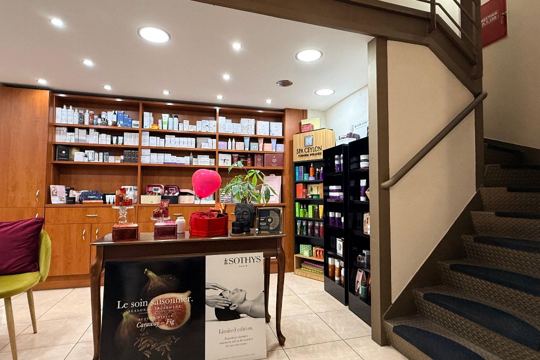 Classic Beauty, Kentro Athinas, Αθήνα