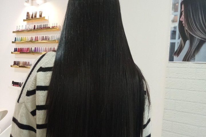 Yousfi Salon - Onglerie Terrassa - Photo de galerie - OneBooking