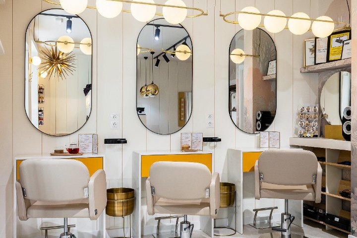 Deja Vu Hair & Make Up - Onglerie Embajadores - Photo de galerie - OneBooking