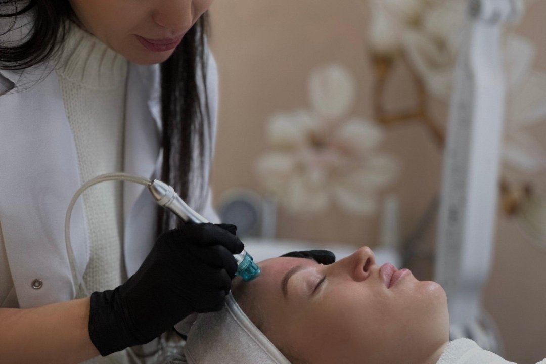 Anna’s Hair & Beauty, Queensway, London