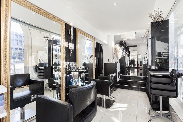 Queen of Nails & Lashes  Beauty Salon in Nieuwstraat, Brussels - Treatwell