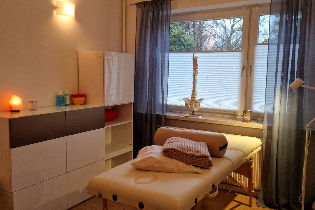 Heilpraktikerin Bettina Zawadzki - Massagen und Körpertherapie, Poppenbüttel, Hamburg