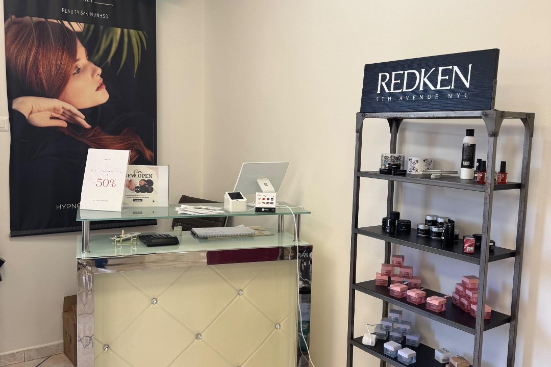 Sofroni Beauty Nails di Victoria Capatina, Giardinetti - Tor Vergata, Roma