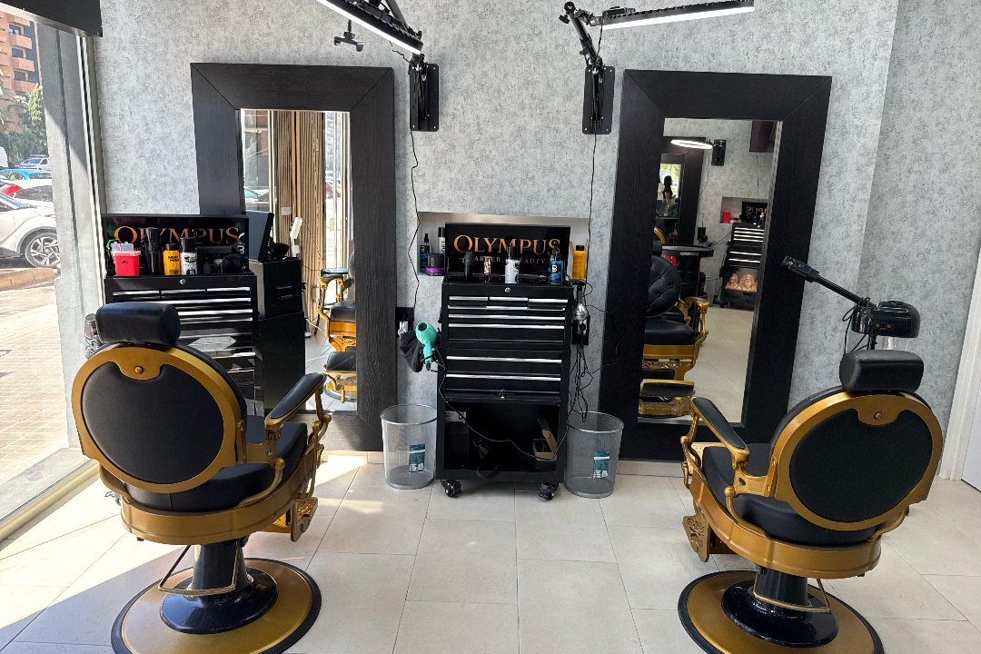 Olympus Barber and Beauty, En Corts, Valencia