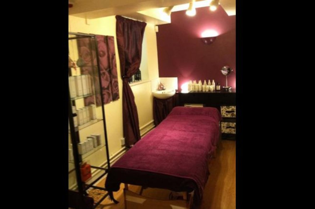 La Beaute at Chloes nail bar, Huddersfield, Kirklees