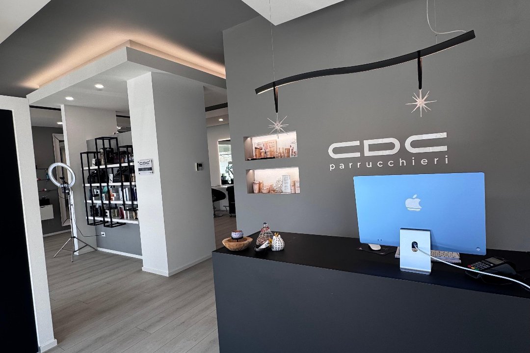 On Hair Centro Dégradé Conseil, Cadine, Trentino Alto Adige