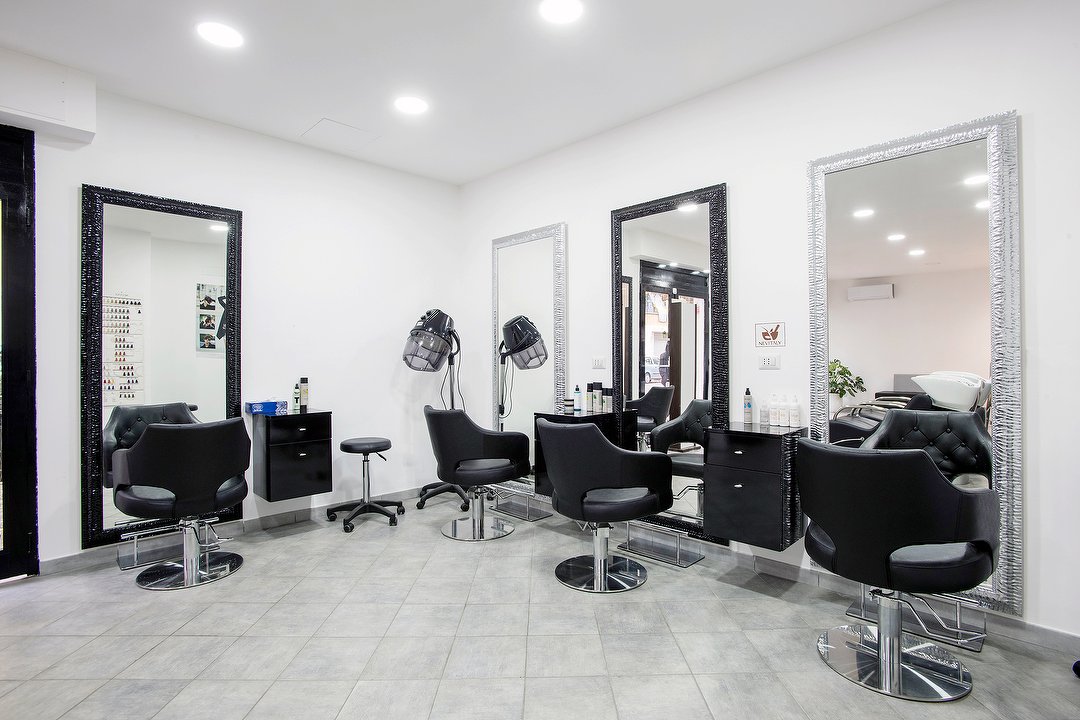 Fashion Outlook Hairdresser, Gordiani, Roma