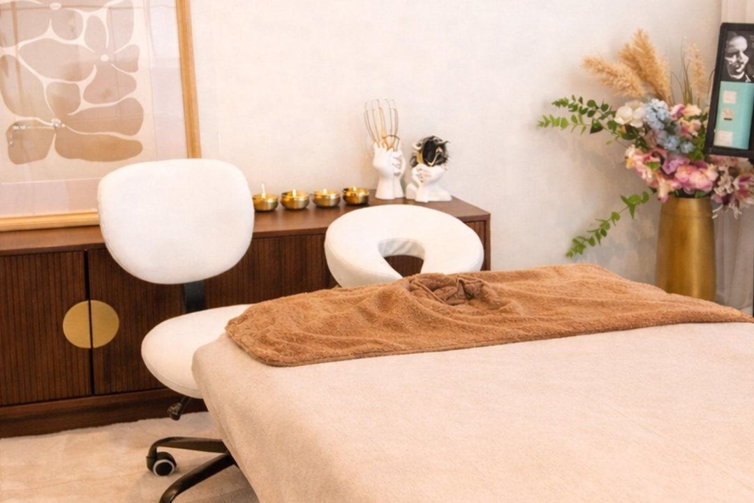 Kriebelmassage Amsterdam | Luxe ASMR & Tingle Therapy, Dappermarkt, Amsterdam