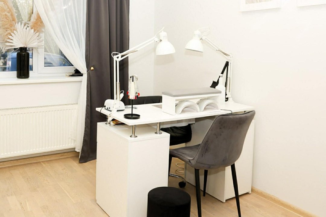 VŽ manikiūras ir korėjietiškas blakstienų laminavimas, Naujamiestis, Kaunas