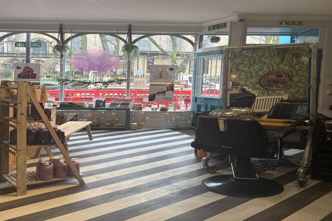 Harlow's Den, The Light, Leeds