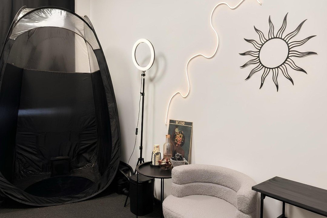 Purškiamas įdegis by li_zagar_tan🤎, Lukiškiu aikšte, Vilnius