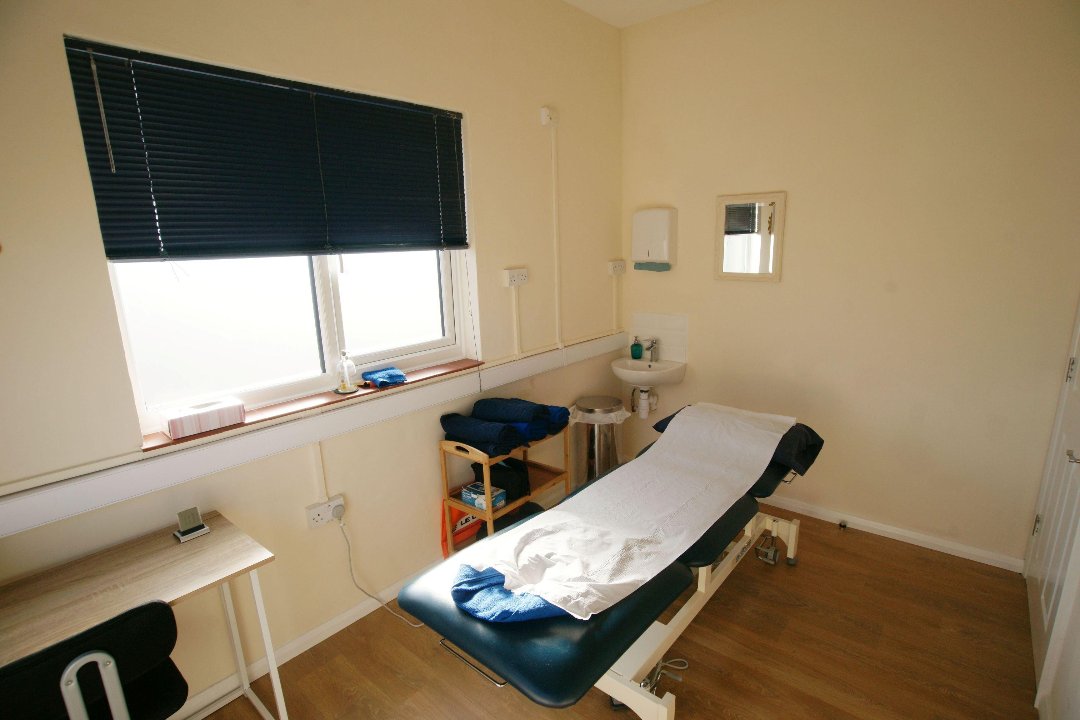 Elumin Acupuncture @ Cambridge Country Club, Cambourne, Cambridgeshire