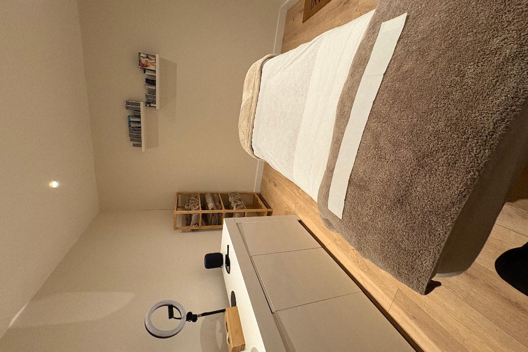 Glow & Revive, Horley, Surrey