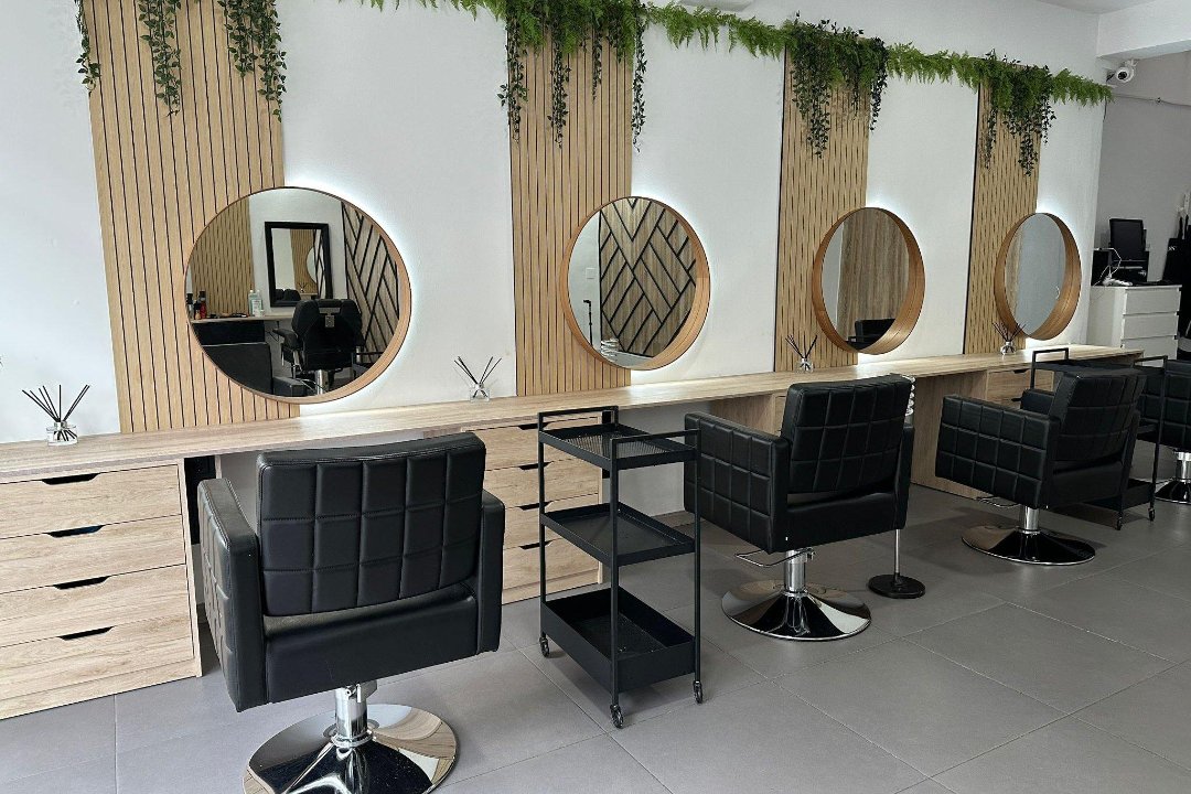 Posh & Cut - Villajimena, Ambroz, Madrid