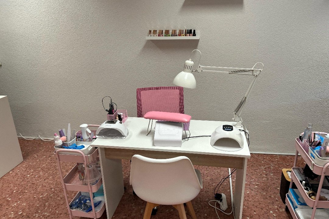 Julia Nails Studio, Adelfas, Madrid