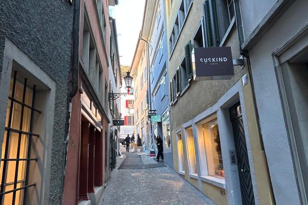 AGIs topskin & tattooremove - Dein Laserprofi in Zürich City, Bellevue, Zürich