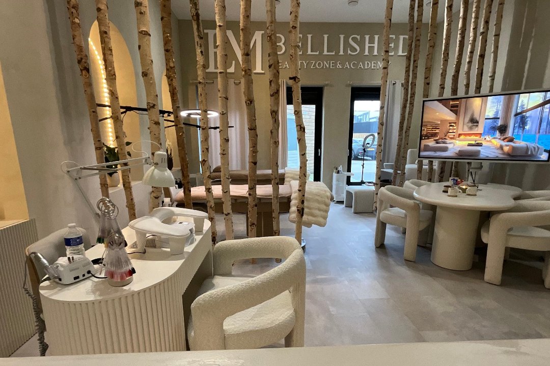 Embellished Beauty zone & academy, Hoornwijk, The Hague