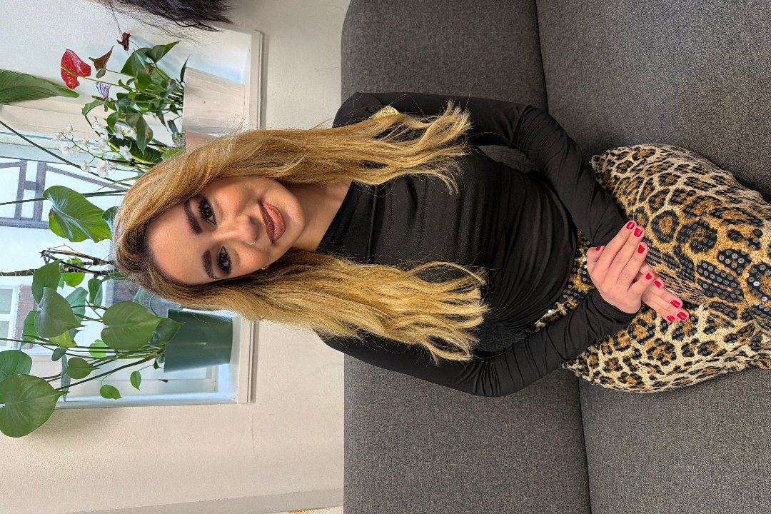 Yasmine Glam, Bezirksgebäude, Zürich