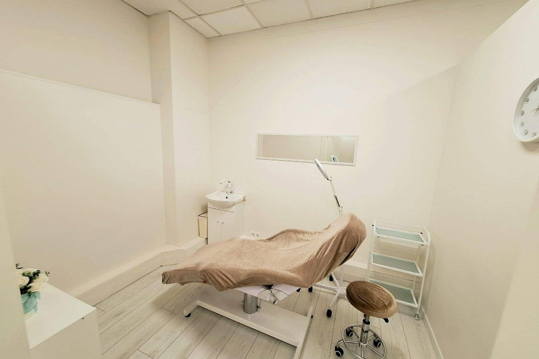 Antakių ir blakstienų meistrė Rugilė, Dainava, Kaunas