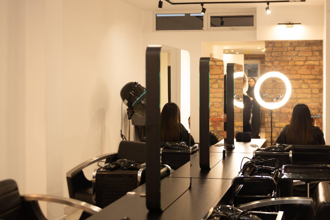 WL CONCEPT Hair & Beauty, Noel Park, London