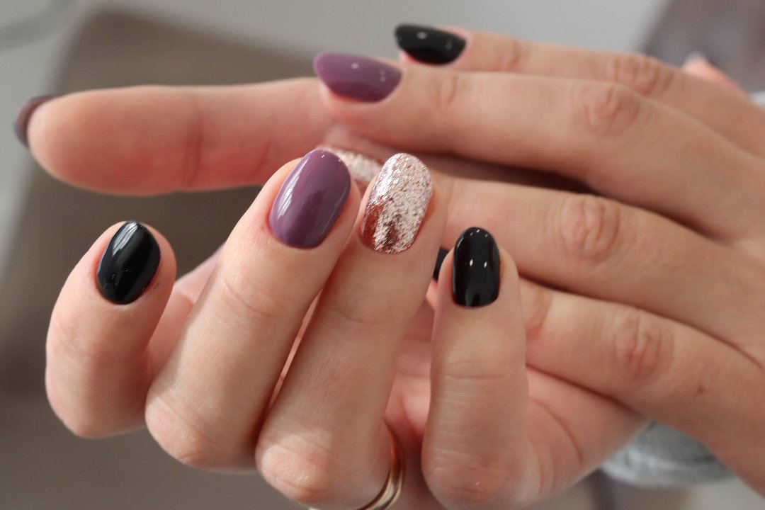 Manikiūro meistrė Justina, Miesto centras, Šiauliai