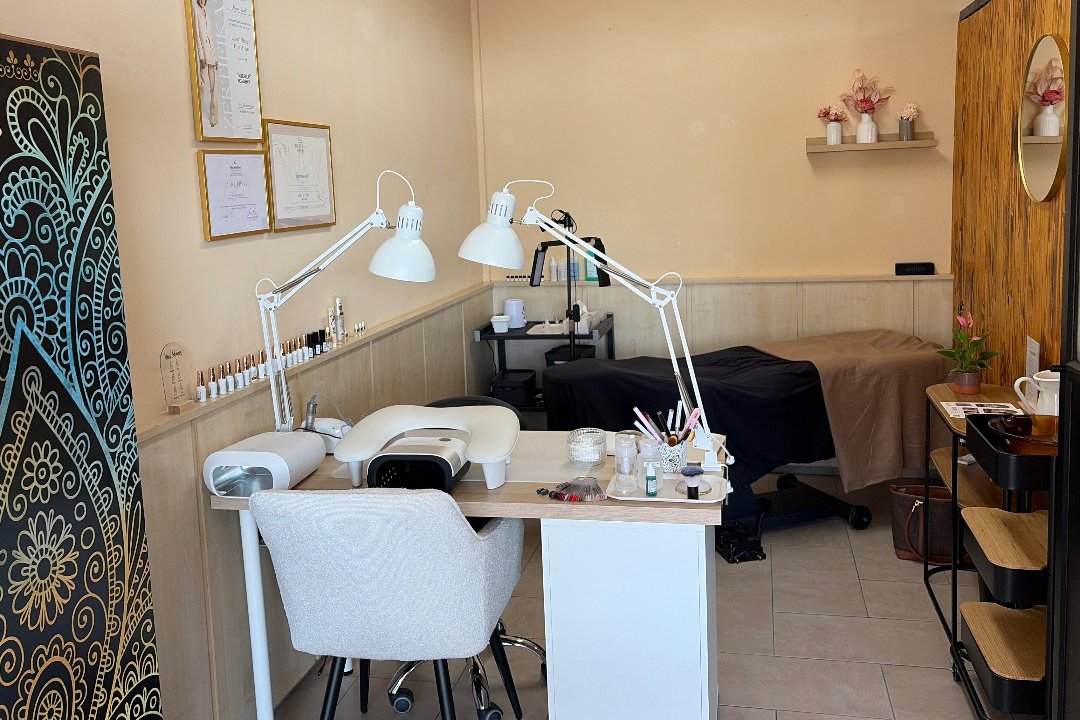 BLOSSOM lashes | brows | nails, Feldkirchen bei Graz, Steiermark