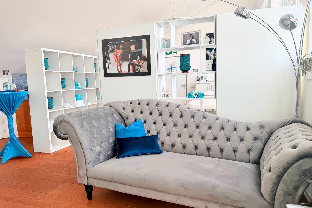 ZPC Beauty Atelier, Kissing, Bayern