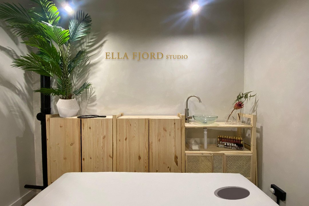 Ella Fjord - Beauty & Wellness, Nelson Square, London