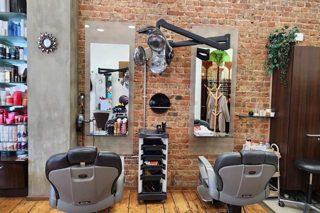 Renner Brazilian Hairstylist, Wallace Collection, London